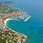 Holiday home Charmante Maison Centre-ville Sainte-maxime, Plages A 2 Pas
