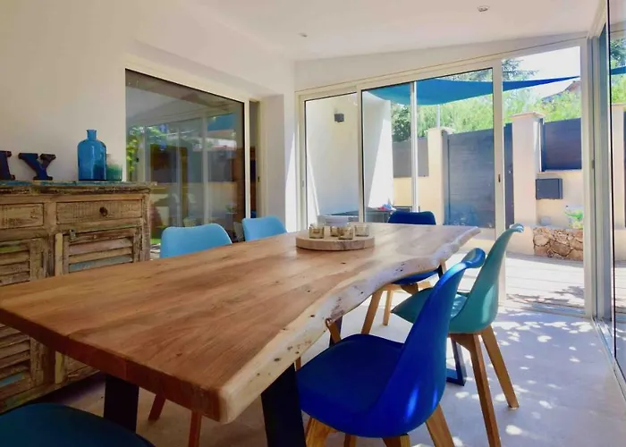 Charmante Maison Centre-ville Sainte-maxime, Plages A 2 Pas Holiday home *