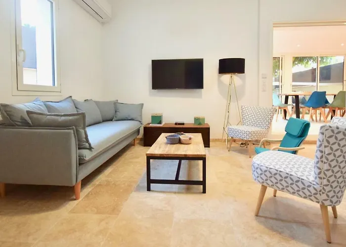 Holiday home Charmante Maison Centre-ville Sainte-maxime, Plages A 2 Pas *